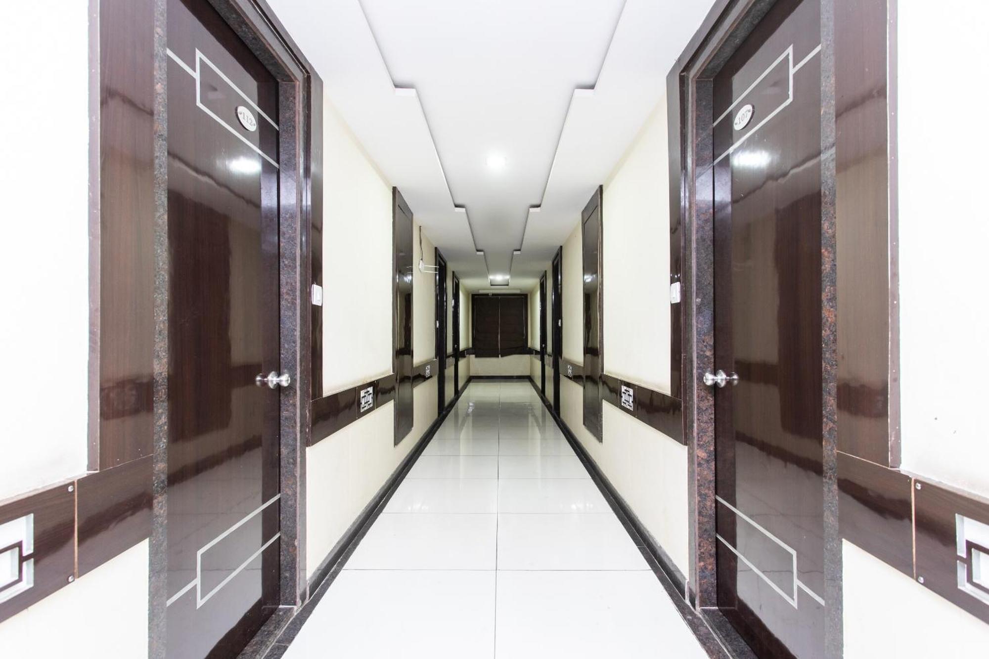Capital O Swan Paradise Indore Luaran gambar